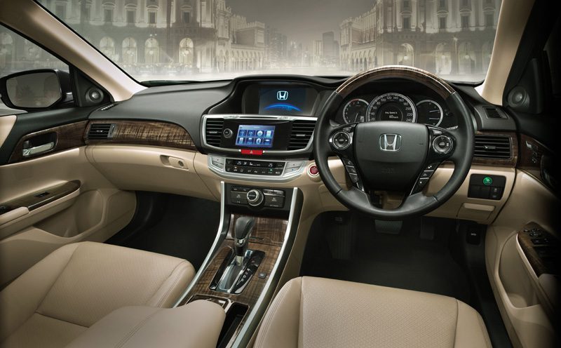 ภายใน Honda Accord มือสอง ซีดานพรีเมียม