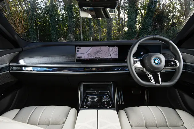 ภายใน BMW i7 มือสอง Sedan EV หรู