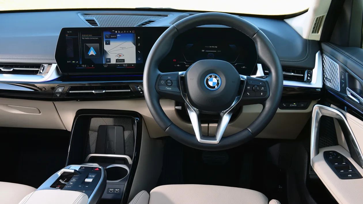 ภายใน BMW iX1 มือสอง SUV EV Compact