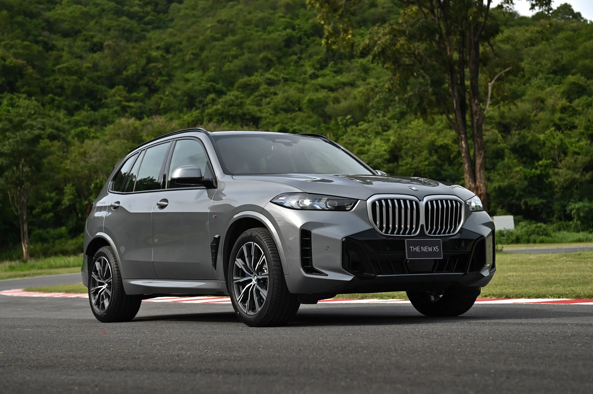 รับซื้อรถ BMW X5 มือสอง SUV ขนาดใหญ่พรีเมียม