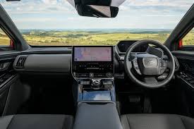 ภายใน Toyota bZ4X รถยนต์ไฟฟ้า EV มือสอง