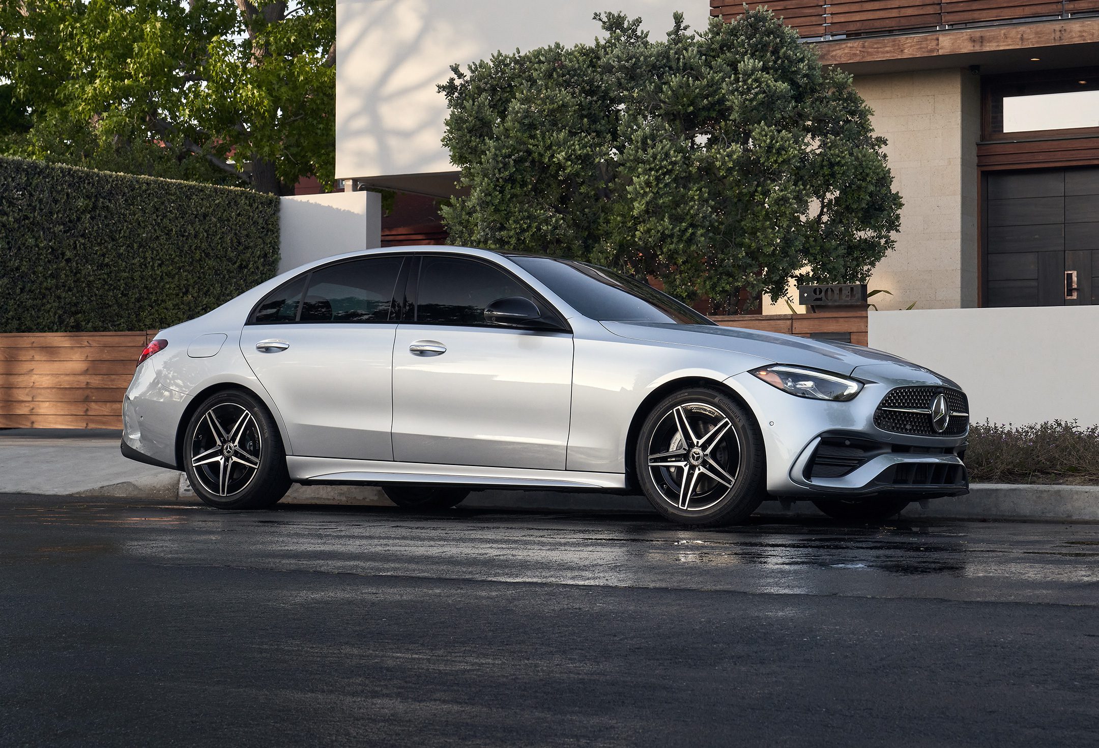 รับซื้อรถ Mercedes-Benz C-Class Sedan มือสอง ราคาสูง
