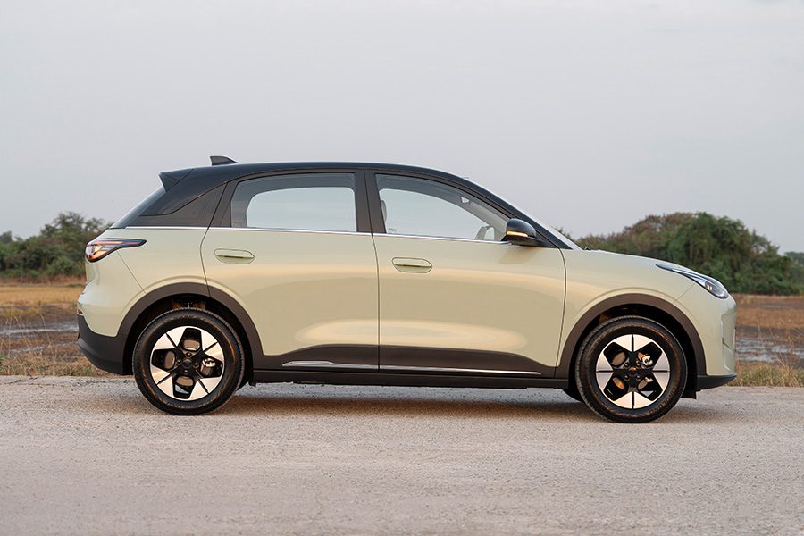 ขาย Geely EX2 มือสอง ด้านข้าง