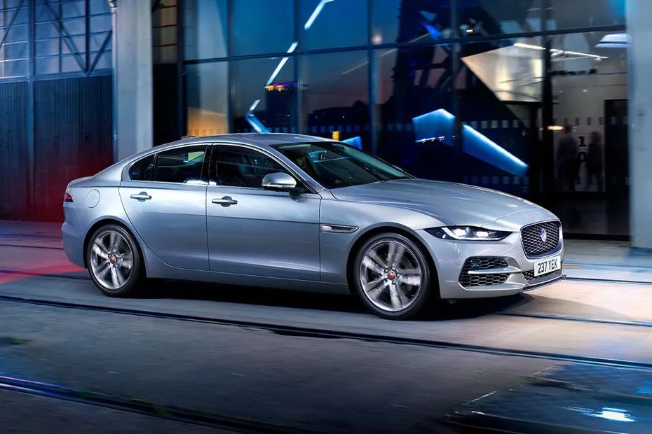 ขาย Jaguar XE มือสอง ราคากลาง
