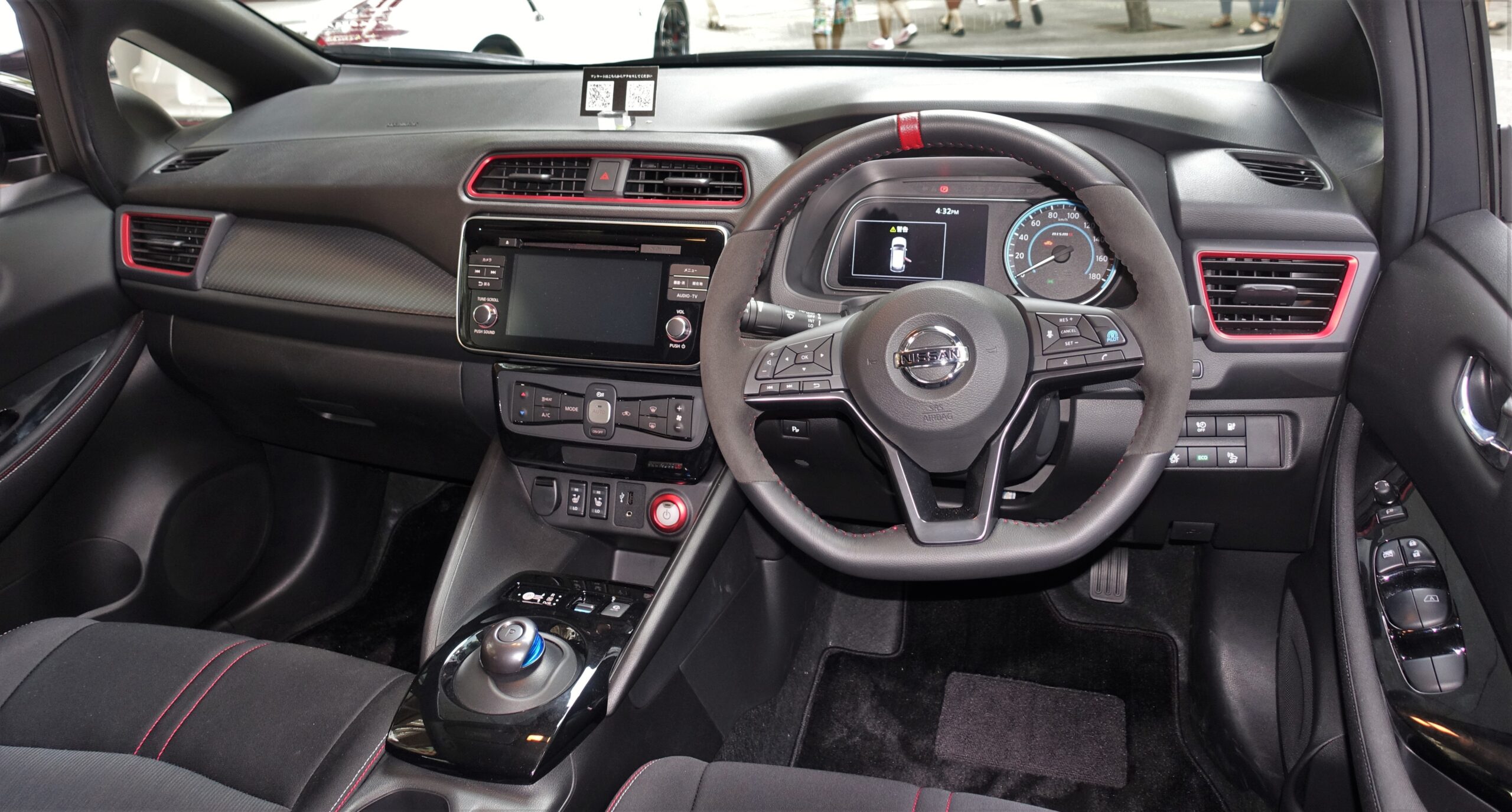 ภายใน Nissan Leaf EV มือสอง รถไฟฟ้า Hatchback